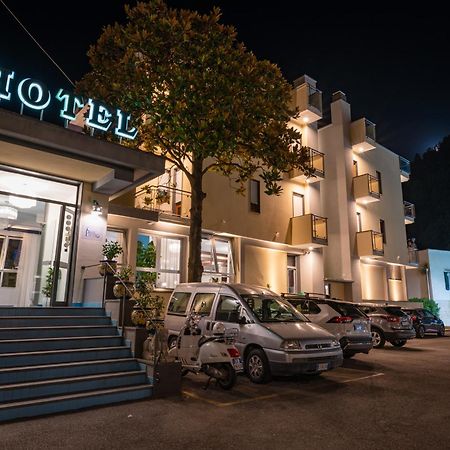 Casa Vacanza San Pietro マイオーリ エクステリア 写真