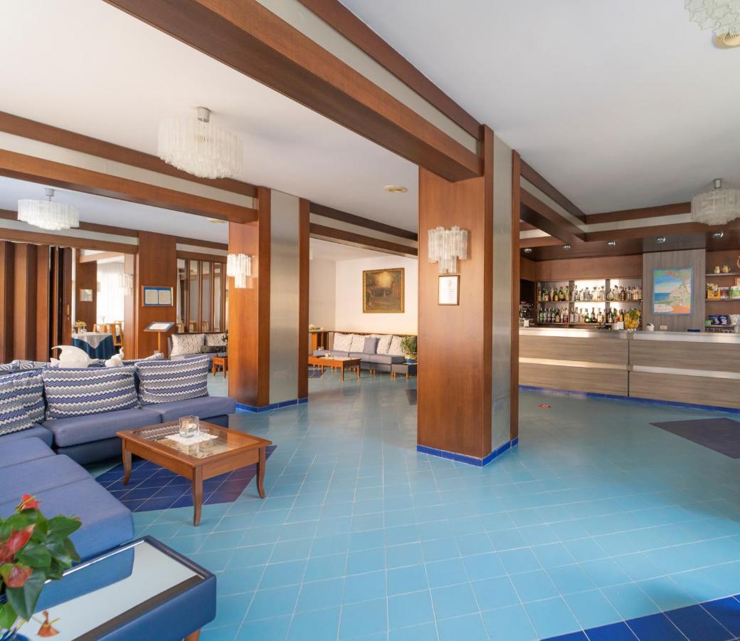 Casa Vacanza San Pietro マイオーリ エクステリア 写真